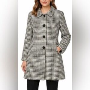 Tahari Arthur S. Levine Checker
Wool Coat black and green size 10 pre-owned